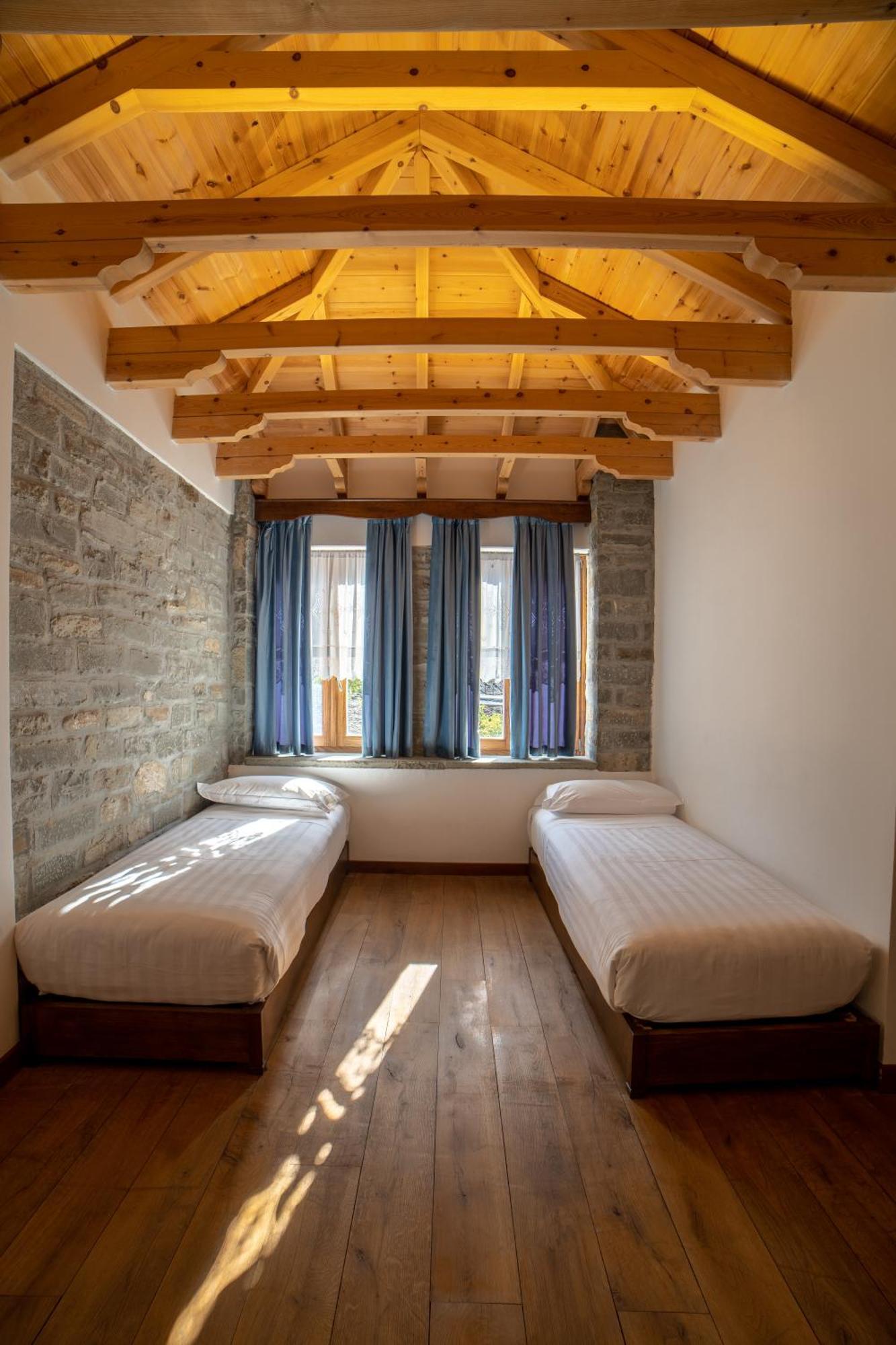 Villa Përmet Szoba fotó